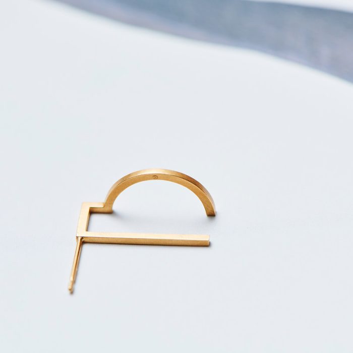 Signum Abstract Single-sided Earring (B)