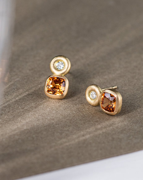 Mandarin Garnet Verse Ear Studs