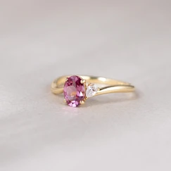 Nhẫn Gia đính đá Garnet Malaya