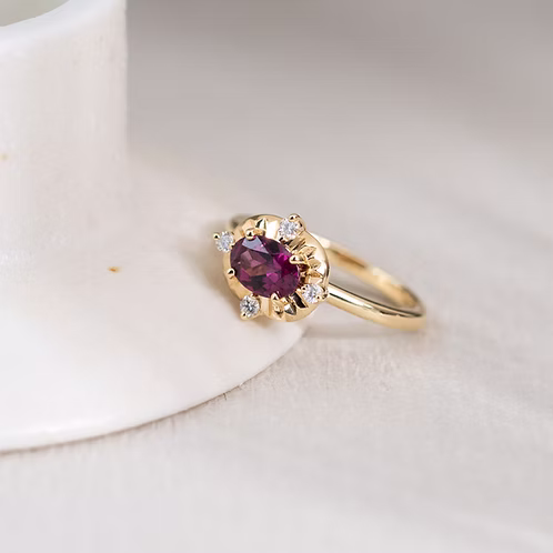 Tempo Ring with Rhodolite Garnet